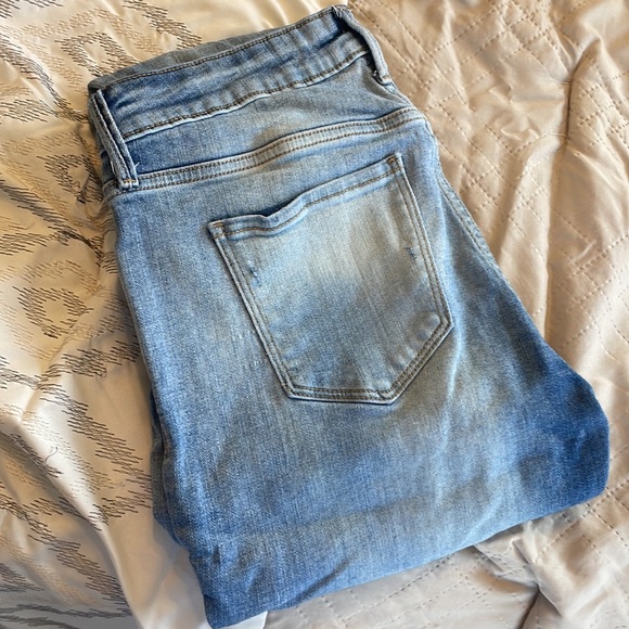 Old Navy Rockstar Super Skinny Jeans - Picture 2 of 2